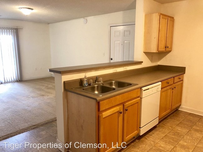 Building Photo - 3 br, 3 bath House - 701 Harts Cove Way