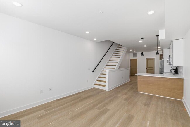 Building Photo - 2310 N Sydenham St