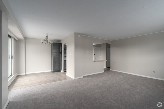 2BR, 1BA - 900SF Living Room - Courtside Square Apartments
