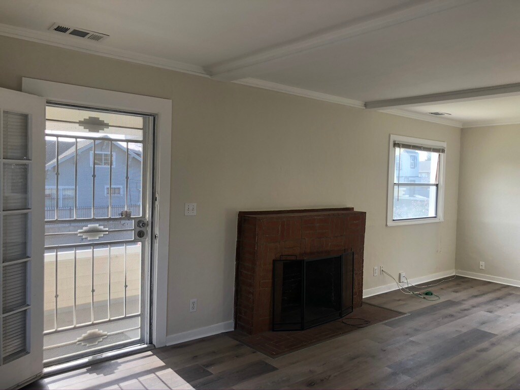 Building Photo - 4056 Santa Rita St