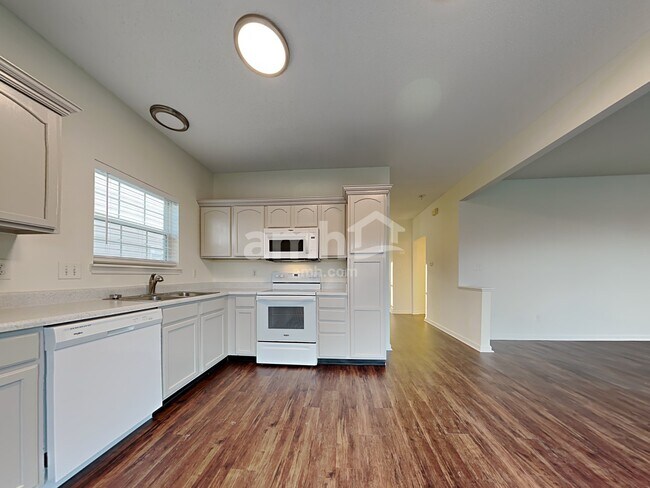 Building Photo - 19344 Fox Chase Dr