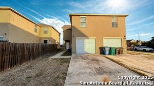 Building Photo - 10527 Hunters Pond