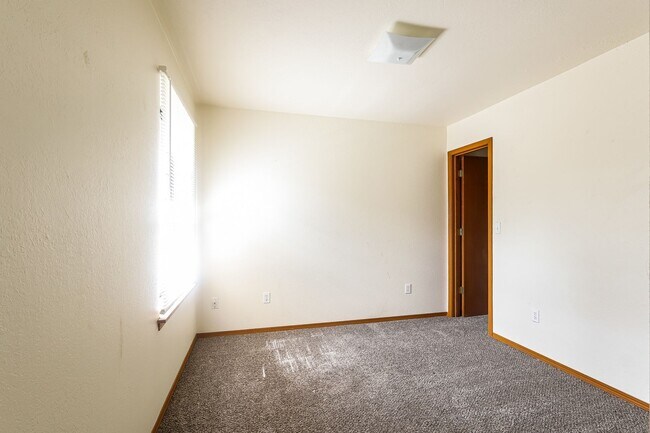Building Photo - 7813 Box Elder Drive SW