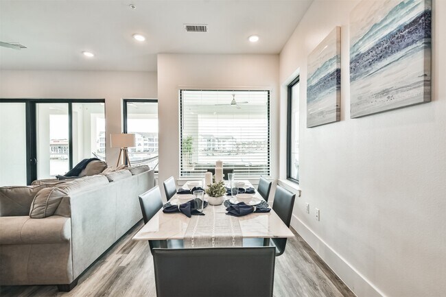 Building Photo - 15260 TX-105