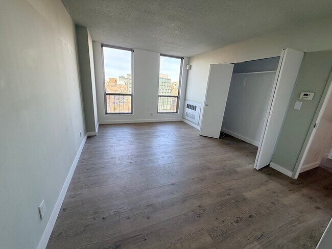 Building Photo - 44 Washington St