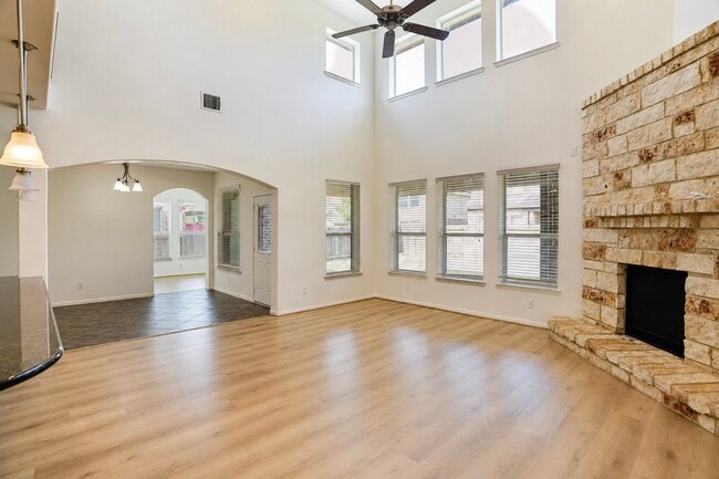 Building Photo - 3303 Belmont River Ln