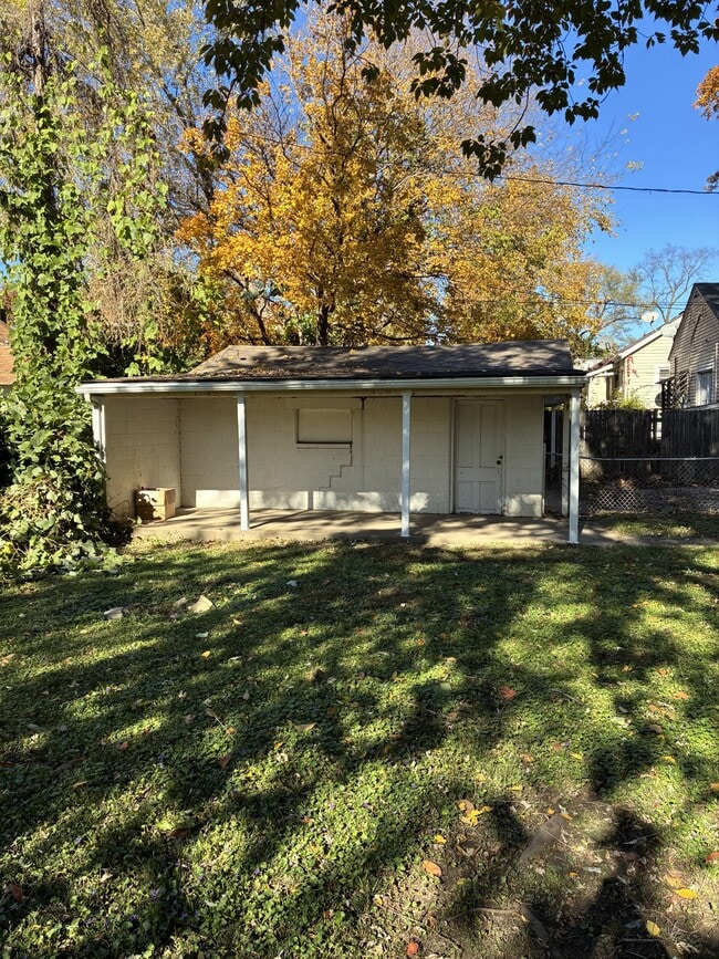 Building Photo - 116 S 45th St