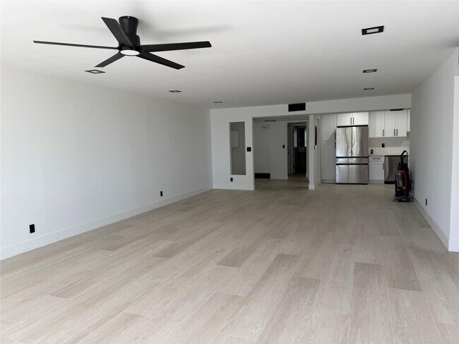 Building Photo - 3010 N Course Dr