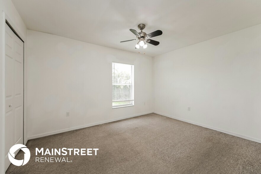 Building Photo - 1120 Cariston Ave
