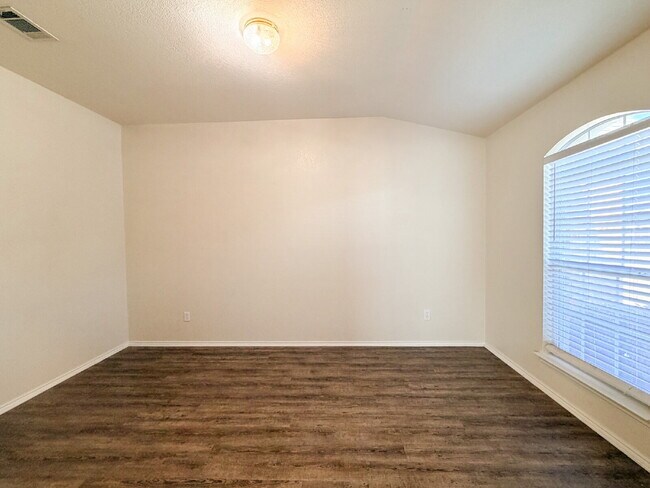 Building Photo - Charming 3-Bedroom, 2-Bath in Grand Prairie!