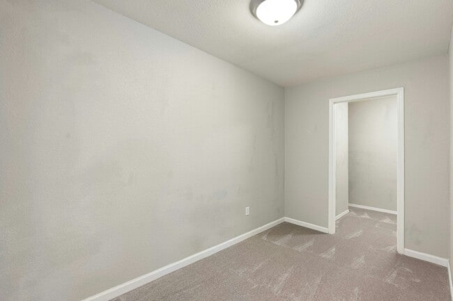 Building Photo - 8681 E Latham St