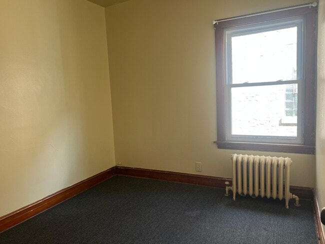 Building Photo - 2231 N Latrobe Ave