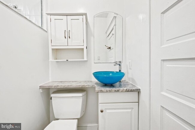 Building Photo - 1411 King St