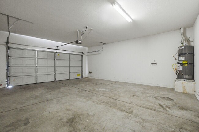 Building Photo - Stunning 4 bedroom home In North Las Vegas