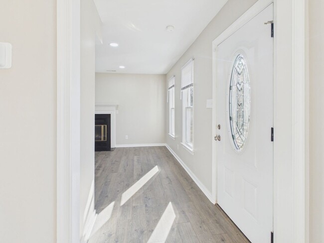 Building Photo - 12024 Lockett Ridge Ave