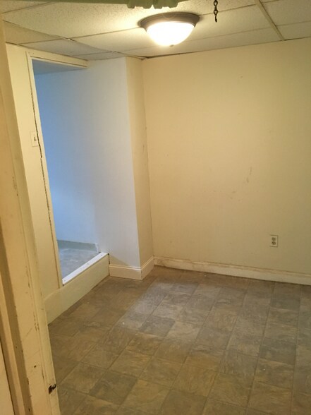 Building Photo - 4619 Kraydor St