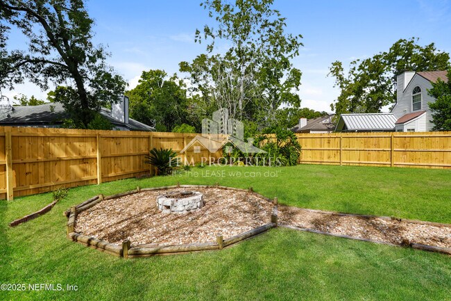 Building Photo - 8038 Loch Lomond Ln