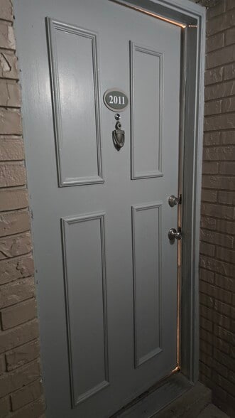 Building Photo - 7210 N Manhattan Ave