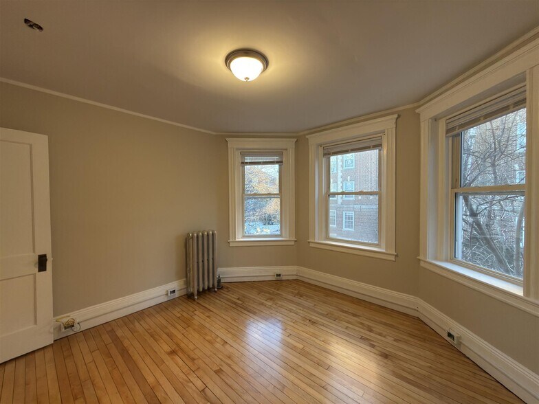 Building Photo - 6 Craigie Cir