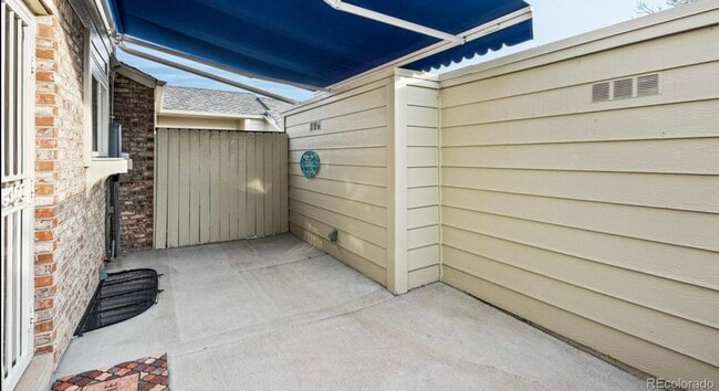Building Photo - 7542 S Cove Cir