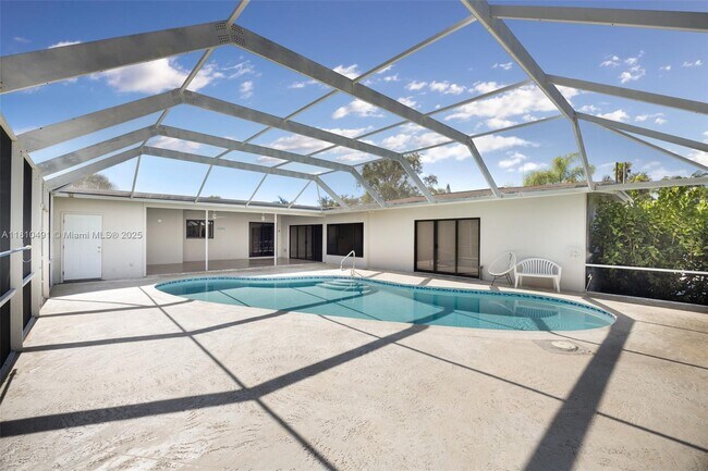 Building Photo - 8401 SW 142nd St