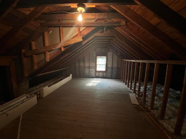 Building Photo - 405 Holiday Rd