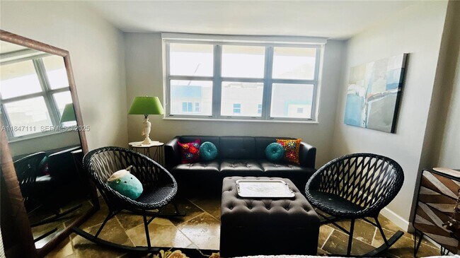 Building Photo - 9225 Collins Ave