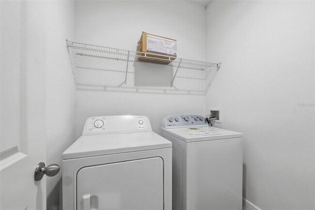 Building Photo - 304 Begonia Ct