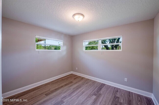 Building Photo - 6264 Diane Rd