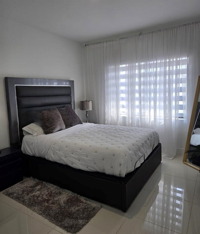 Building Photo - Northwest 12th Avenue, Florida City, FL 33034 - 5 BR 4.5 BA single-family home