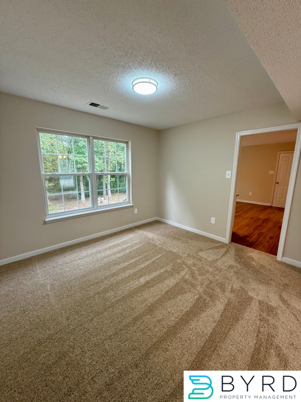 Building Photo - 913 Wheelwood Way