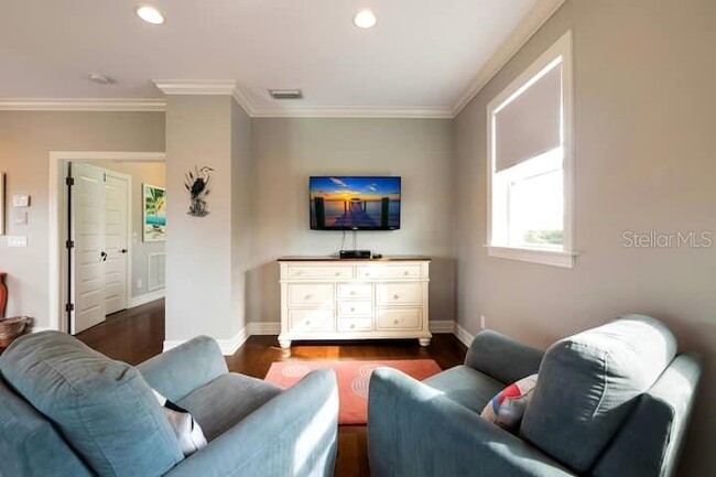 Building Photo - 4808 Gulf Dr