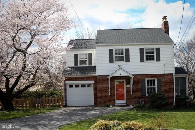 Building Photo - 9510 Warren St