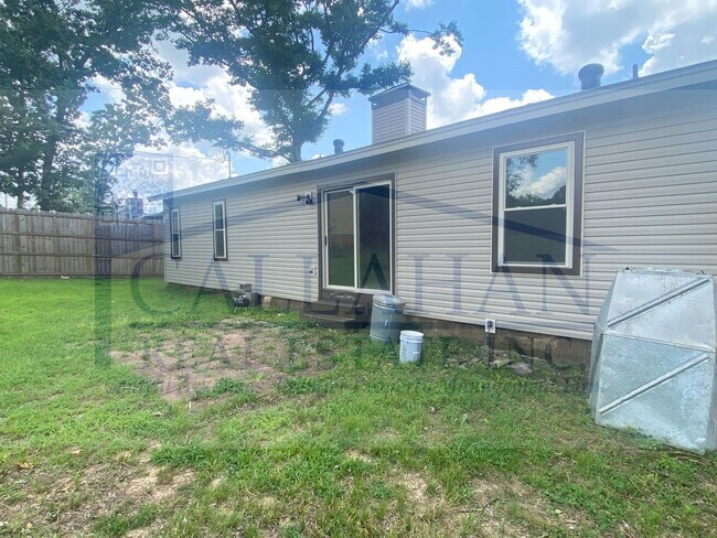 Building Photo - NLR 3 Bedroom Home