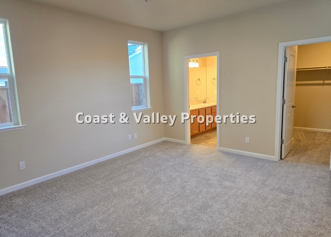 Building Photo - King City Home for RENT!!!