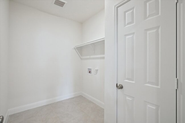 Building Photo - 2521 Wayne Ave