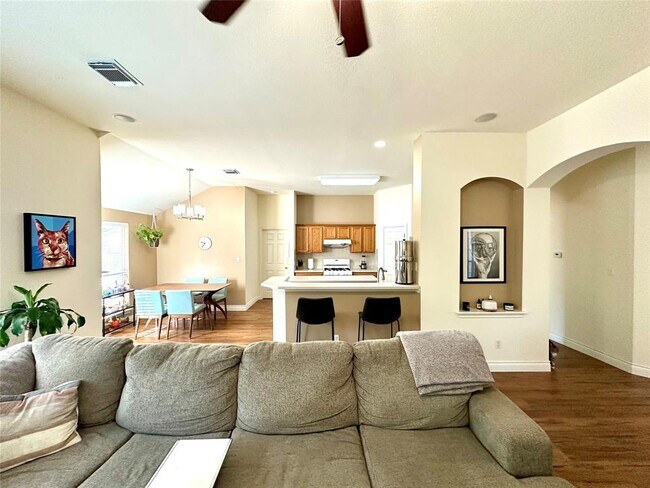Building Photo - 15818 Hamden Cir