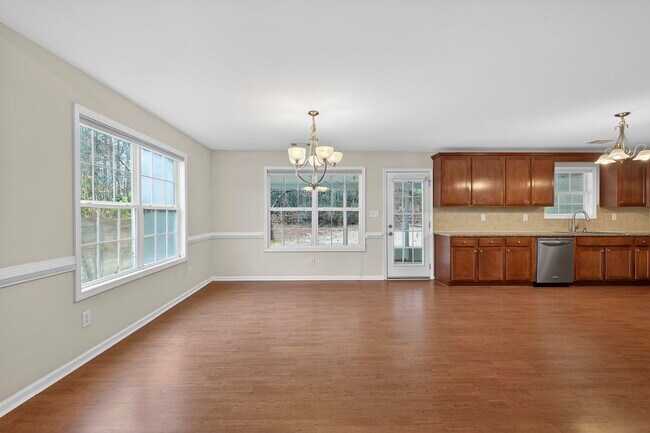 Building Photo - 155 W River Bend Dr