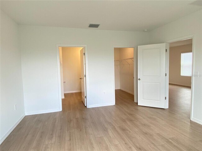 Building Photo - 32354 Weathered Oak Dr