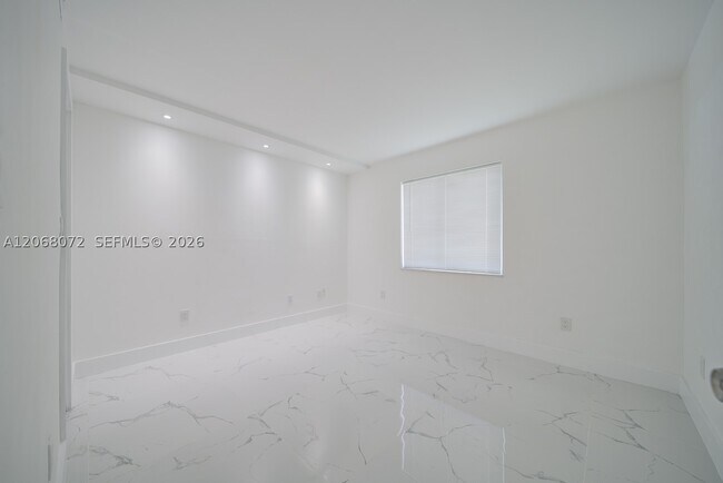 Building Photo - 14840 Naranja Lakes Blvd