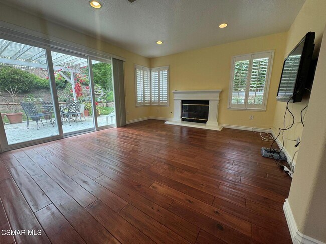 Building Photo - 318 Hornblend Ct