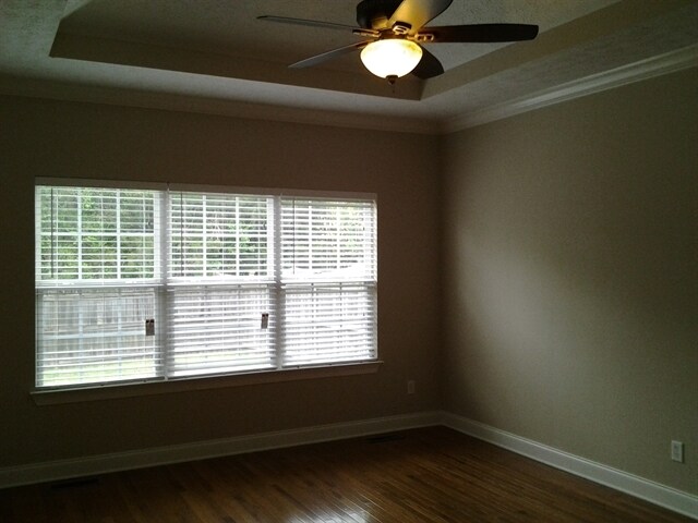 Building Photo - 824 Daybreak Dr