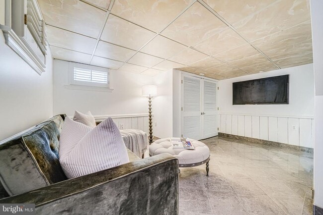 Building Photo - 4817 Chevy Chase Blvd