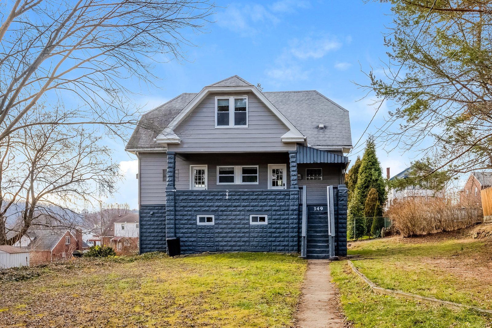 Building Photo - 349 James St