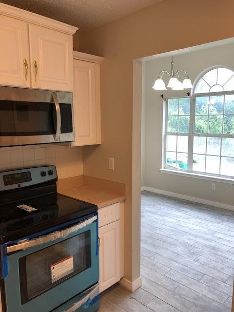 Building Photo - 1085 Forest Lake Terrace