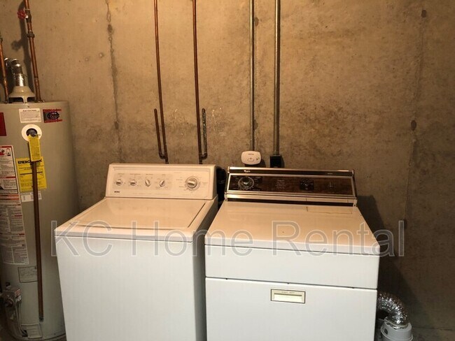 Building Photo - 8506 W 108th Pl