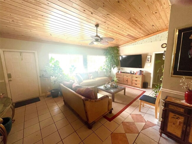 Building Photo - 725 Carolina Ave