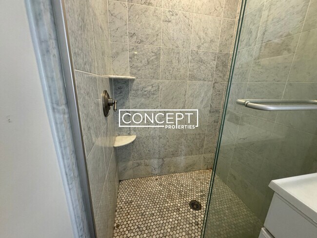 Building Photo - 44 Joy St