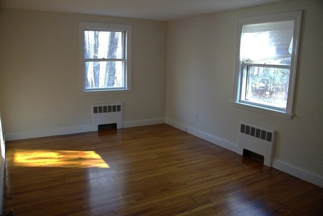 Building Photo - 139 Grove St