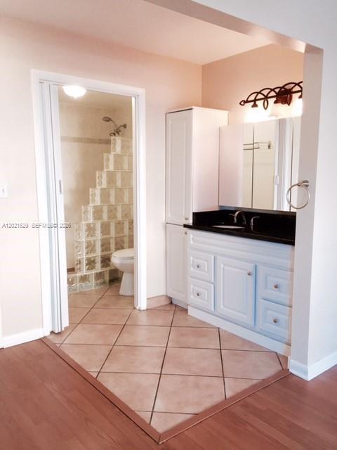 Building Photo - 236 Castlewood Dr